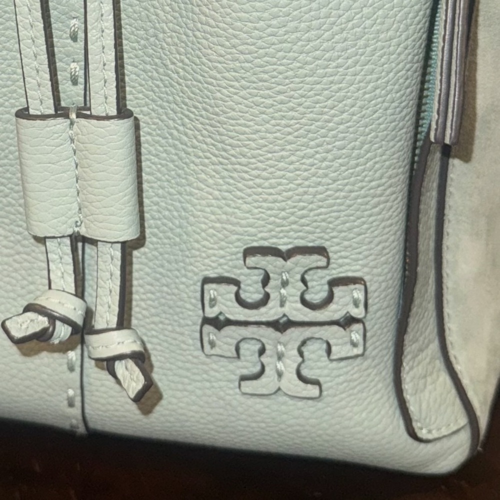 Tory Burch
McGraw Dragonfly Drawstring Bag - Picture 5 of 6